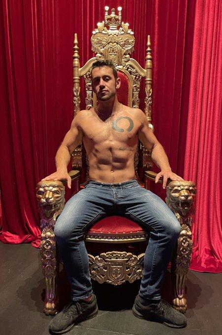 Come sit on Papi&rsquo;s lap and lets talk about the first thing that pops up 😏 https://t.co/ssWY2XVP3E<a href="/tag/mvsales"class="tags"><span>#mvsales</span></a><a href="/tag/mvgayboys"class="tags"><span>#mvgayboys</span></a>