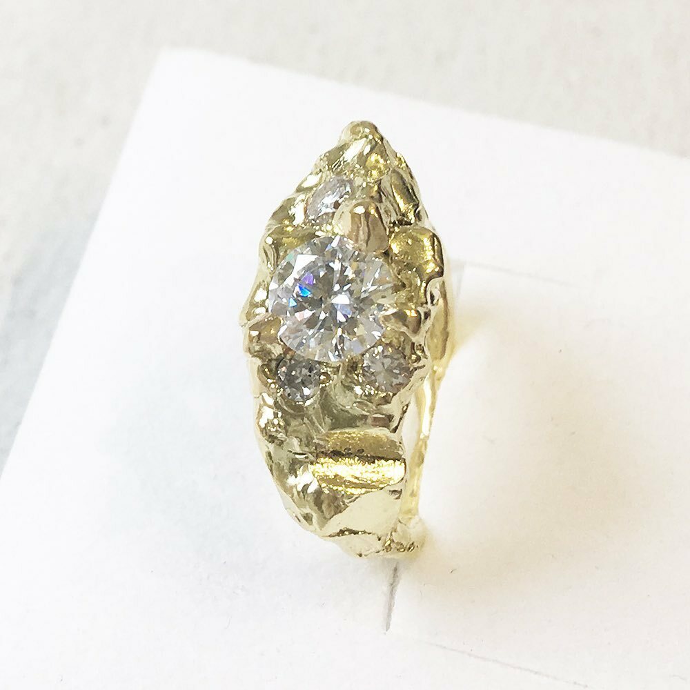 URSA (@ursalondon) on Twitter photo URSA IS OOAK ENGAGEMENT RINGS | This bespoke commission by URSA’s <a href="/imogenbelfield/">Imogen Belfield</a> was created using diamonds from a family heirloom passed down through the generations.
Cast in 18kt gold and with a central 0.9 carat Round Cut diamond set using House of… instagr.am/p/CTQQIHHg5t8/ URSA IS OOAK ENGAGEMENT RINGS | This bespoke commission by URSA’s <a href="/imogenbelfield/">Imogen Belfield</a> was created using diamonds from a family heirloom passed down through the generations.
Cast in 18kt gold and with a central 0.9 carat Round Cut diamond set using House of… instagr.am/p/CTQQIHHg5t8/