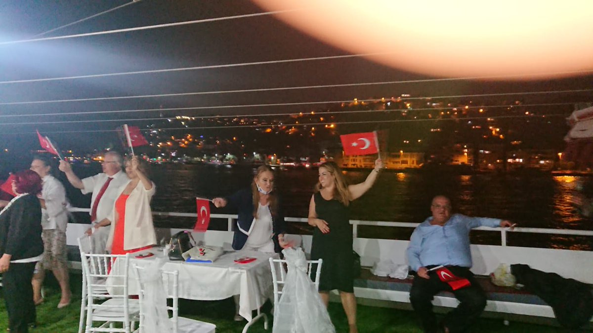 sevimbdn's tweet photo. 30 Ağustos zafer bayramımız kutlu olsun @lions https://t.co/zO263wlhPN