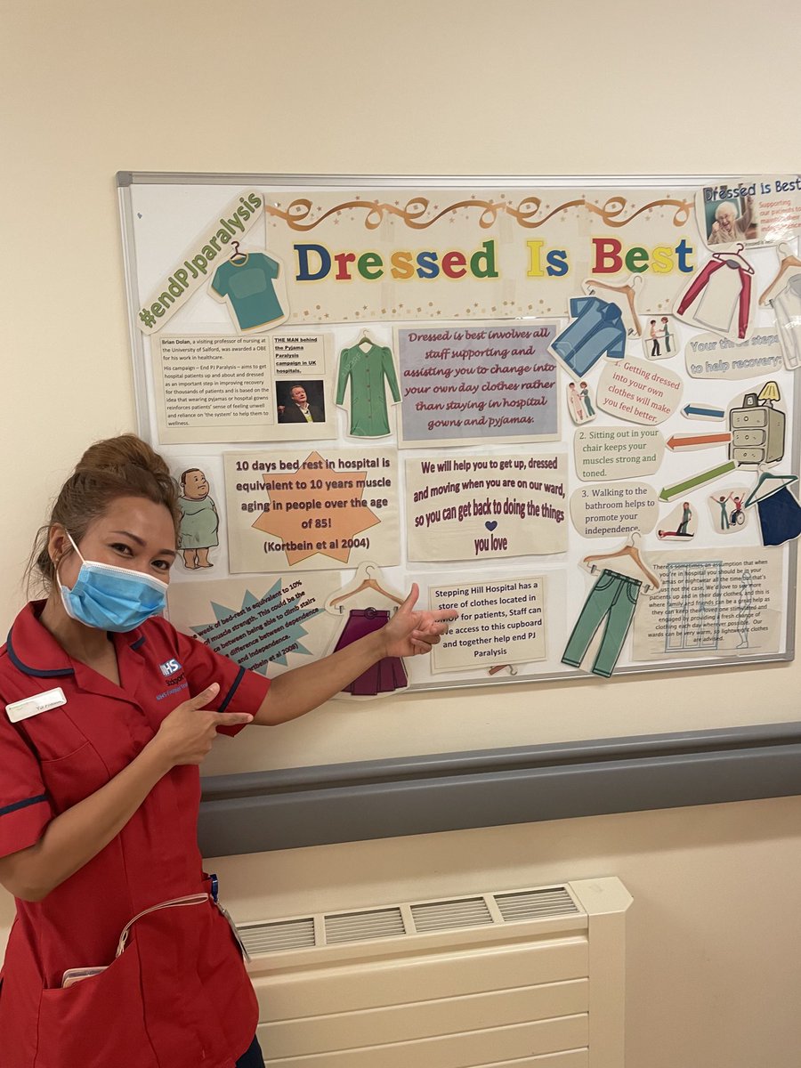 The proud staff on ward A10 HASU  introducing the new education boards 🤣 ⁦@HasuHill⁩ ⁦@yuipriestley⁩ ⁦@STrucca⁩ ⁦@GMISDN⁩ ⁦@StockportNHS⁩ #improvingpatientcare