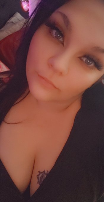 I feel like i even look unhappy with life overall.... https://t.co/Qzivaar3Xk