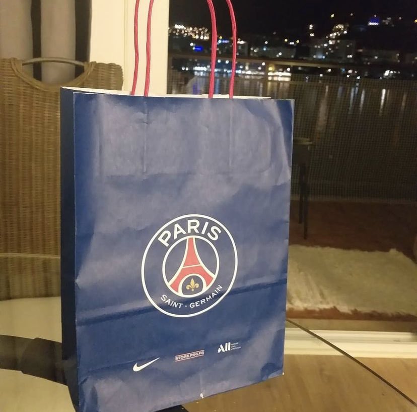 TomeuTerrasa's tweet photo. En casa estábamos todos muy tranquilos con los cantos de sirena.
Messi, Neymar y MBAPPÉ.
#MerciNasser #AllezPSG https://t.co/VfHfzxk0Qv