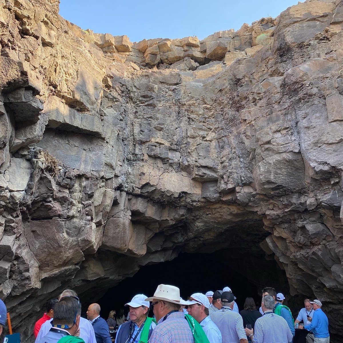 springdale_gc's tweet photo. ⛳️TEAM SPRINGDALE⛳️
takes on the #TroonCup2021 at the absolutely breathtaking @pronghornresort @troon 🌄
#BringHometheHardware #TroonCup2021 #SpringdaleGC #126YearsandCounting #Adventures #ExperienceTroon https://t.co/qqLkhhWhkp
