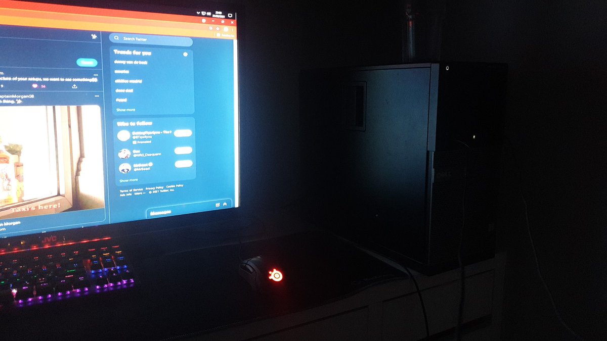 connorrwyd's tweet photo. @eRaEternity I have a 15 3rd gen 1050ti 16gb of green ram and a green motherboard in a school pc and a TV lol https://t.co/fjLjGtvluA