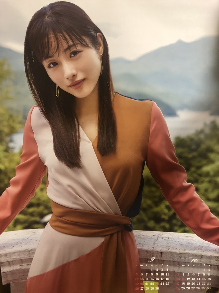 おはようございます☁️ 9月になりまして、また石原さとみカレンダーを