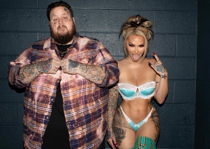 Happy Anniversary to my main squeeze. I luh you Daddy 🤍🤍 https://t.co/r7Uq0cqfHS