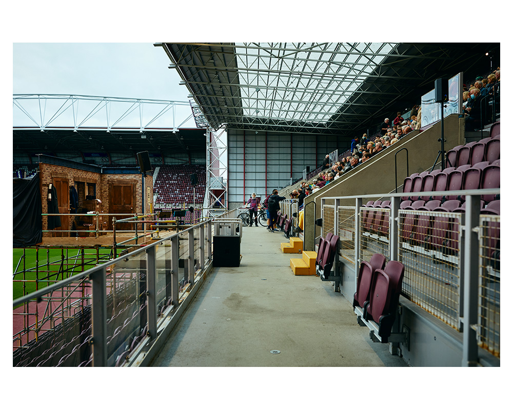 ThomDibdin's tweet photo. Edinburgh: Tynecastle Park
Mon 30 Aug 2021
#Hybrid @EdFringe Day 25
@PeterDibdin 📷
Two years past
@edintfest covered the pitch.
Created a venue.
But Saturday dramas rule
In the twirly temple.
Where dreams are born.
Where there's all to play for.
#SomethingToReview Day 25
2/3 https://t.co/1miJOiWH6t