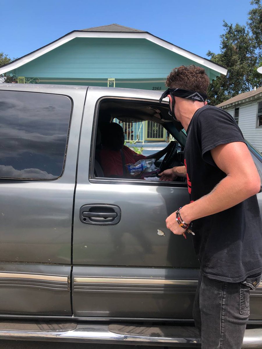 BlkHmmrTimes's tweet photo. Hammers have been doin the dang thing! Keep on sharing and show what can be done for our people. Help the chapter continue this work by donating to $BHAtlanta on CashApp/Venmo! #NewOrleans #NOLA #Louisiana #HurricaneIda https://t.co/X33qqgSUeB