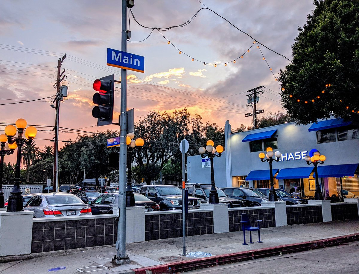 #MainStreet #sunset 
#SantaMonica ✌️💙🌴