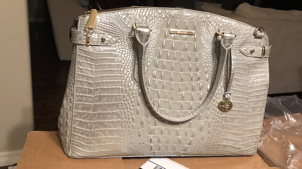 Nwadiogo's tweet photo. Yasss!!!
#CantStopTheShining #BrahminHandbags #PreciousRecommends https://t.co/eyqt4Qk6Pq