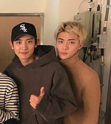 sechanfeed's tweet photo. chanyeol and sehun are so beautiful https://t.co/r4PiZ0Shv5