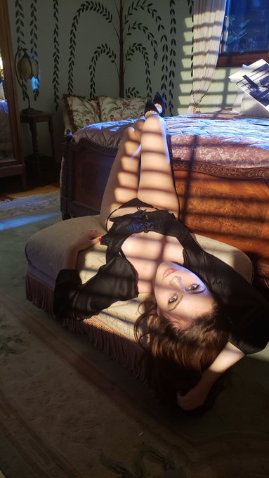 Sexy AF photo of @freyaparkerxo on the set of #Duplicity @WickedPictures @jamesavalon16 https://t.co<a class="tags" target="_blank" title="On Twitter" href="/?out=eyJ0eXAiOiJKV1QiLCJhbGciOiJIUzUxMiJ9.eyJpYXQiOjE3MjIxMjAxMDIsImlzcyI6InR3cG9ybnN0YXJzLmNvbSIsIm5iZiI6MTcyMjEyMDEwMiwiZXhwIjoxNzUzNjU2MTAyLCJyZWRpcmVjdF91cmwiOiJodHRwczovL3R3aXR0ZXIuY29tL2ZyZXlhcGFya2VyeG8ifQ.qnO-OJI1UVBHhmRqaus4gd9Oj81Op5GkVfZRiAa6aCXZ6kkE57SHZeBEnLxz-T80pdsDdaDEU2nnuSHW67hoXA">@freyaparkerxo</a><a href="/tag/duplicity"class="tags"><span>#duplicity</span></a>