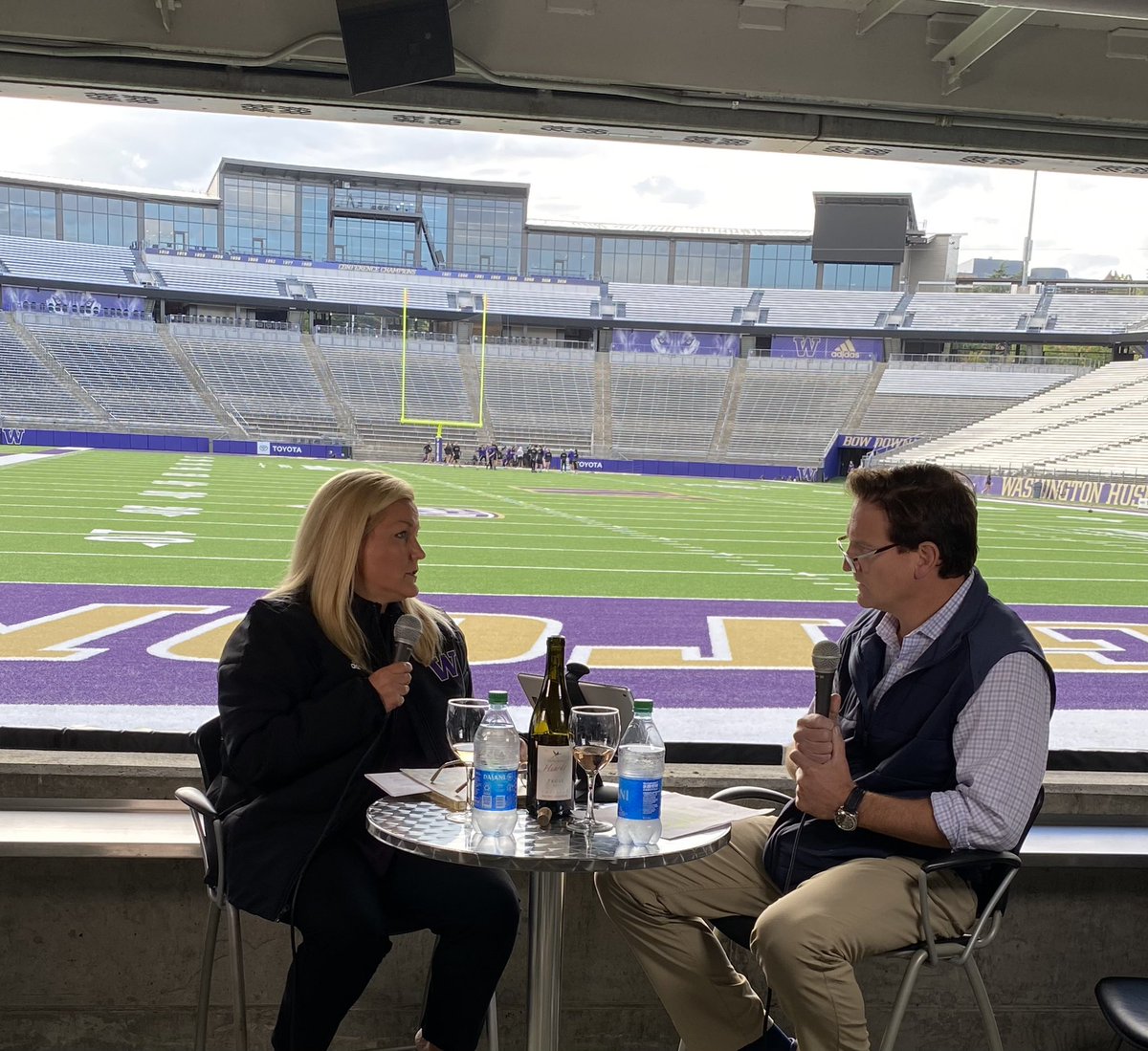 Great Virtual Happy Hour event with our STH tonight to get ready for kick-off. Four more sleeps until we are back together with Husky Nation at #TheGreatestSetting.