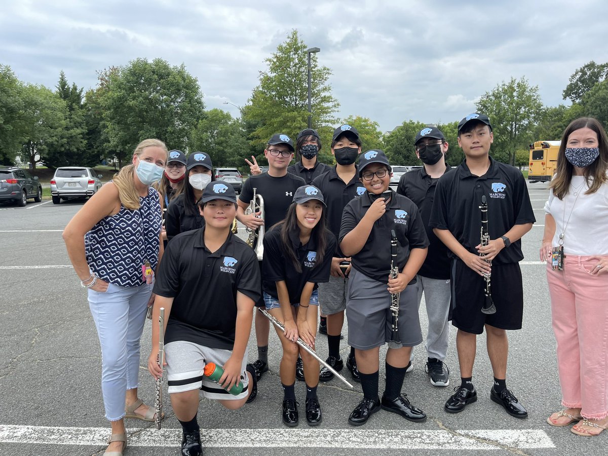 Huge thank you to The Centreville High School Wildcat Marching Band for their visit to Powell this morning.  The students and teachers here loved seeing former Pumas and hearing fun music this morning! <a href="/PrinLuerssen/">Jamie Luerssen</a> <a href="/colinpowelles/">Colin Powell ES FCPS</a>   #FCPSReturningStrong #AlwaysAPuma #BandKidsRock