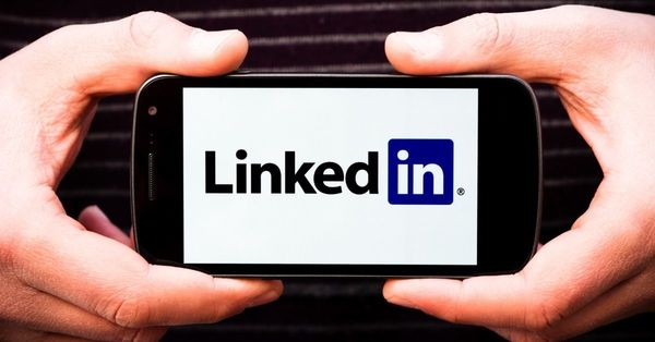 DMGroundControl's tweet image. How to Use LinkedIn to Attract Dream Clients Social Media Marketing Agency Big Domin... upflow.co/l/jJ5U