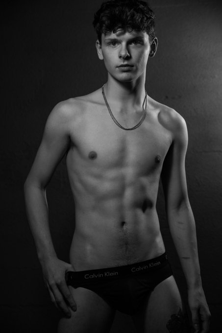 Been kinda horny, send me pics or vids? ?
#LGBTQ #LGBT #gay #gayboy #gaytwink #twink #CalvinKlein https://t