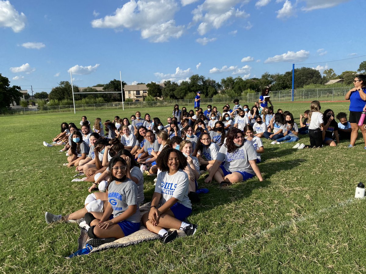 LadyYearling's tweet photo. Garner Athletics Pep Rally was a hit!🐮💙⚾️🏀⚽️🎾⛳️💙 https://t.co/91zDE2IcbL