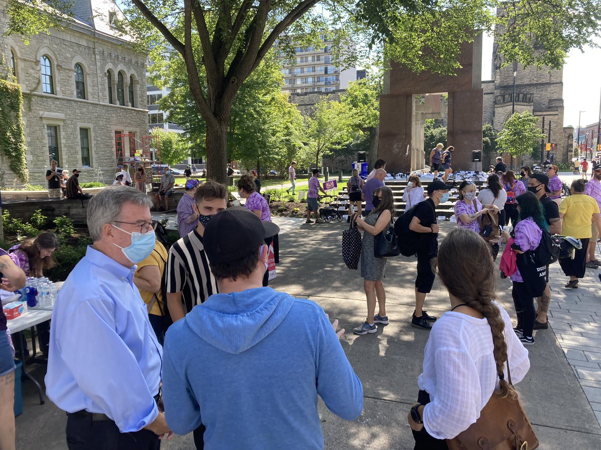 OttawaParamedic's tweet image. Many tks to @SandyHillCHC for the invite and our sincere regards to all community members present for sharing such touching testimonies.
~
Merci au CSC Sandy Hill pour l'invitation et nos salutations à tous les membres de la communauté pour avoir partagé des témoignages touchants