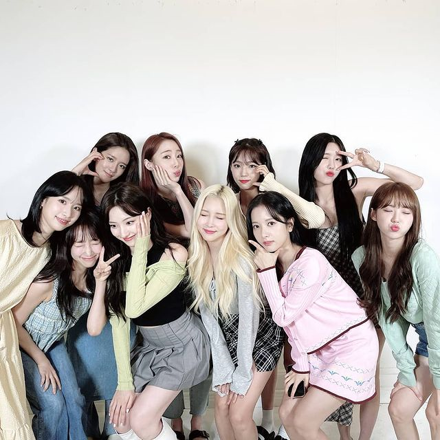 minsucloset's tweet photo. 210829 우주소녀 은서 인스타그램
은서 나시탑,볼레로 정보
DIAGONAL STRETCHED LOGO SLEEVELESS (black), CROSS BOLERO TOP (lime) [SOLD OUT]
#우주소녀 #은서 #WJSN #EUNSEO #인스타그램 #INSTAGRAM #옷정보 #손민수 #민수의옷장 https://t.co/GThSzabjEP