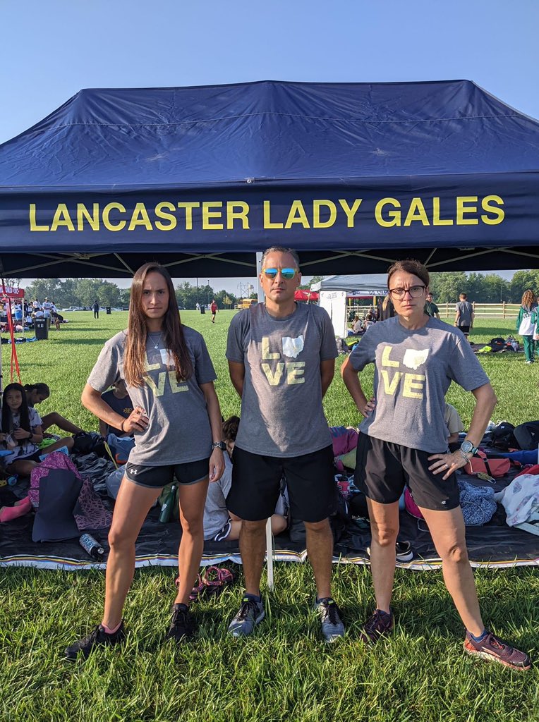 LadyGalesCC's tweet photo. @LThrows shout out to @d_galadyk and @jimrday13 for being the best to coach alongside with! They always know how to bring the mood up. #picturepals #hashtaggoals #thosewhoruntogetherstaytogether I nominate @LSpechtacular to compliment someone! https://t.co/cjz6Tjj9TO