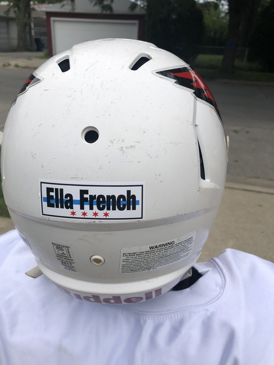 FOP7Chicago's tweet photo. The coaches and students on the @StChristinaScl football team wanted to honor @Chicago_Police Officer Ella French and remind her family that she will never be forgotten. 

Great work Cardinals, we know who we’ll be rooting for on the sidelines! 

#NeverForget #EllaFrench https://t.co/0jk2o0CdSy