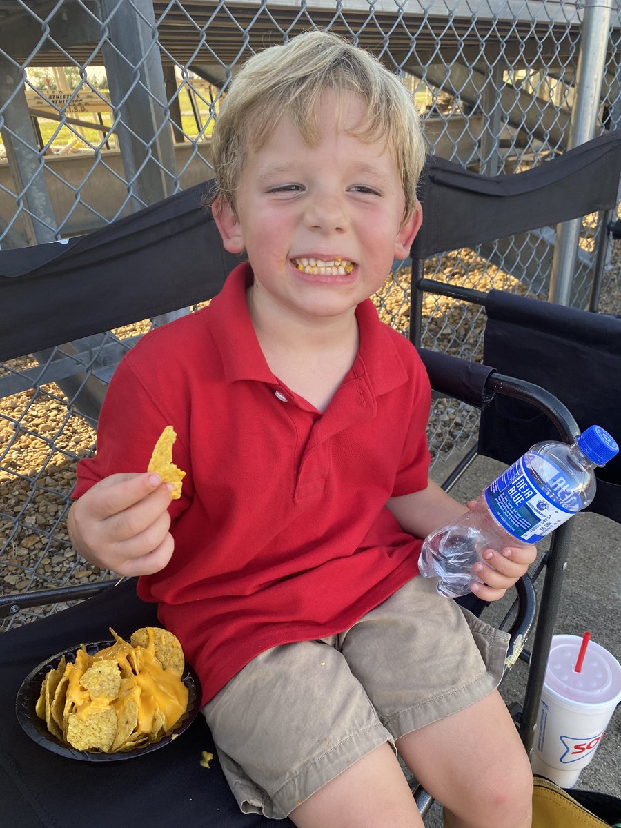 ambermhope's tweet photo. Football fun with my two favorite boys 😍 &amp; fam!! @AmyMcCay10 @JhopeJulie And … my @Hudson_Hawks family! ❤️Bonus night! #soarhawkssoar #family❤️ https://t.co/OXN3TDyoeO