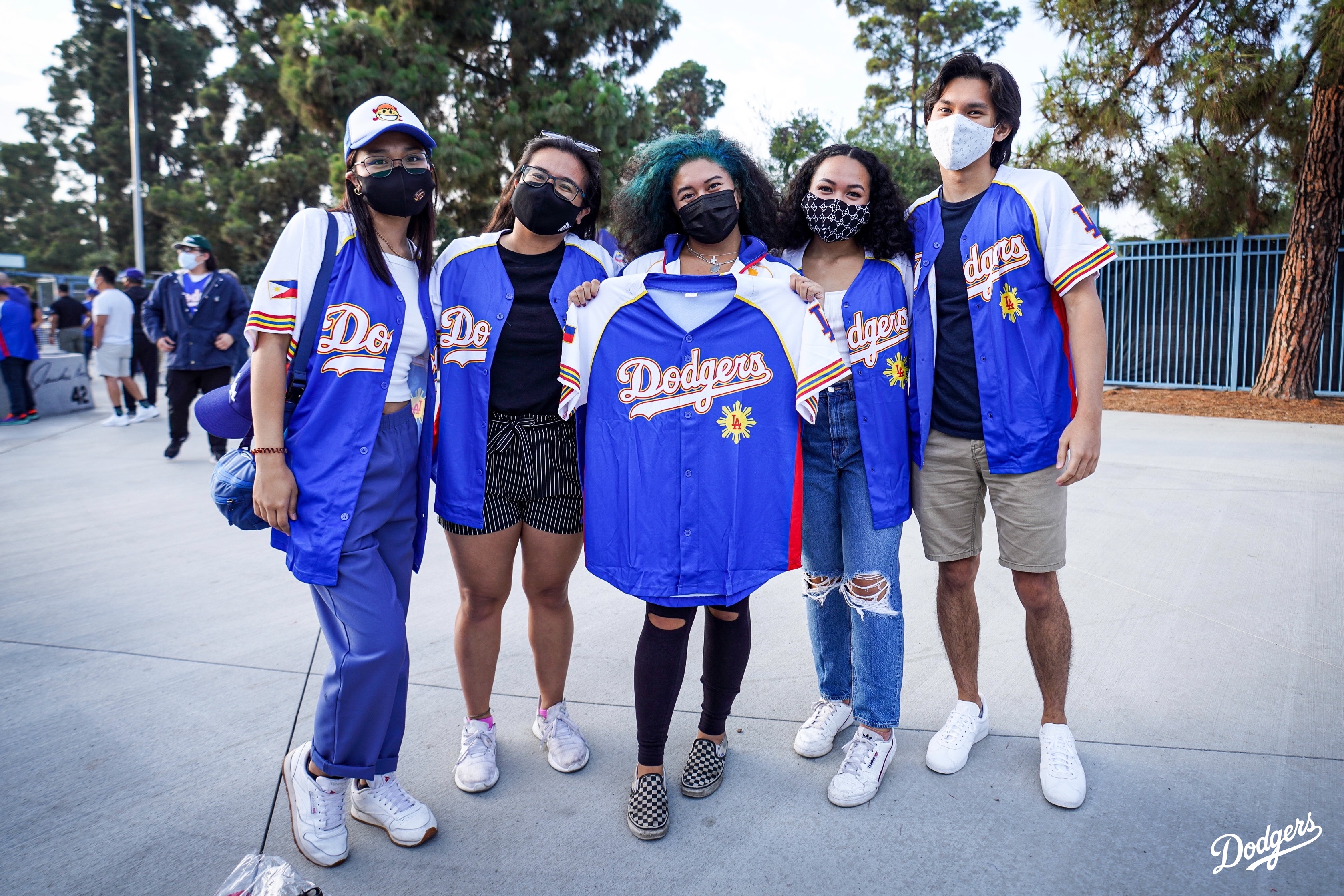 Eletees 2023 Salvadoran Heritage Night Dodgers Jersey Giveaway