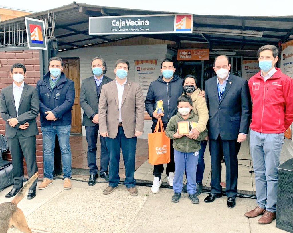 En Puente Alto, una caja vecina ya tiene techo solar!🌞 El proyecto realizado por nuestro socio <a href="/SolarixChile/">Solarix</a> fue inaugurado hoy por el Subsecretario <a href="/fjlopezd/">Francisco Lopez D.</a> 
Esta caja es el primer local beneficiario del programa “Ponle Energía a tu Caja Vecina” de la <a href="/Agencia__SE/">AgenciaSE</a> 🌞🙌