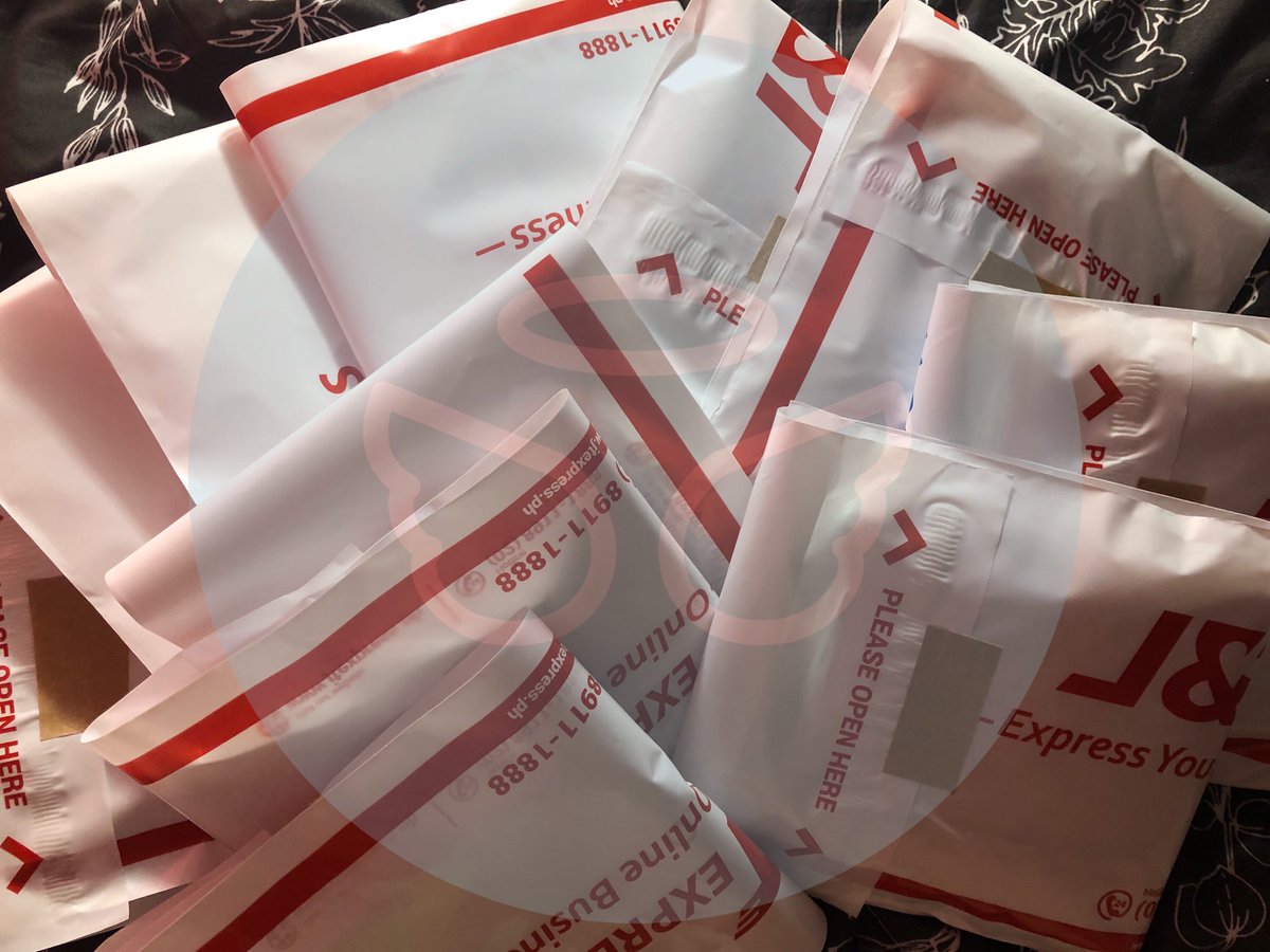 havencartDM's tweet photo. good morning !! packing and shipping processes are still on-going :) we already sent another batch of checkout links last night. another batch of parcels are scheduled to be picked up today as well. our masterlist is also updated. thank you for patiently waiting 🤍
#hc_updates https://t.co/CvkNW4HE6m