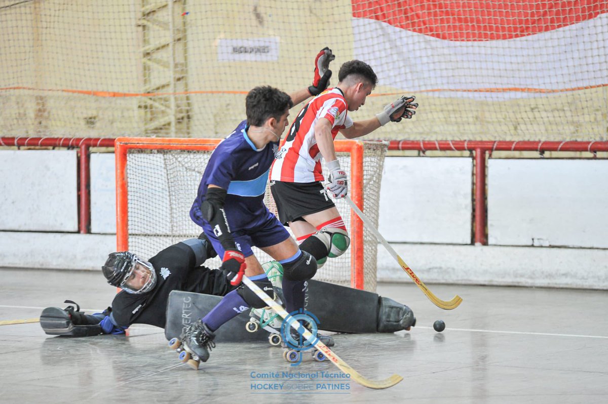 FedPortPatin's tweet photo. #HockeySobrePatines 🥅🏒

2DA jornada del Campeonato Argentino Senior Masculino.

•GEBA #geba
• CARP #river 
• CCBA #ciudad
• CAH #huracan
📸 #comitenacionalarg

#Patin #CampeonatoArgentino #Campeonato #Argentino #Masculino #CAP https://t.co/ENWCsYzChV