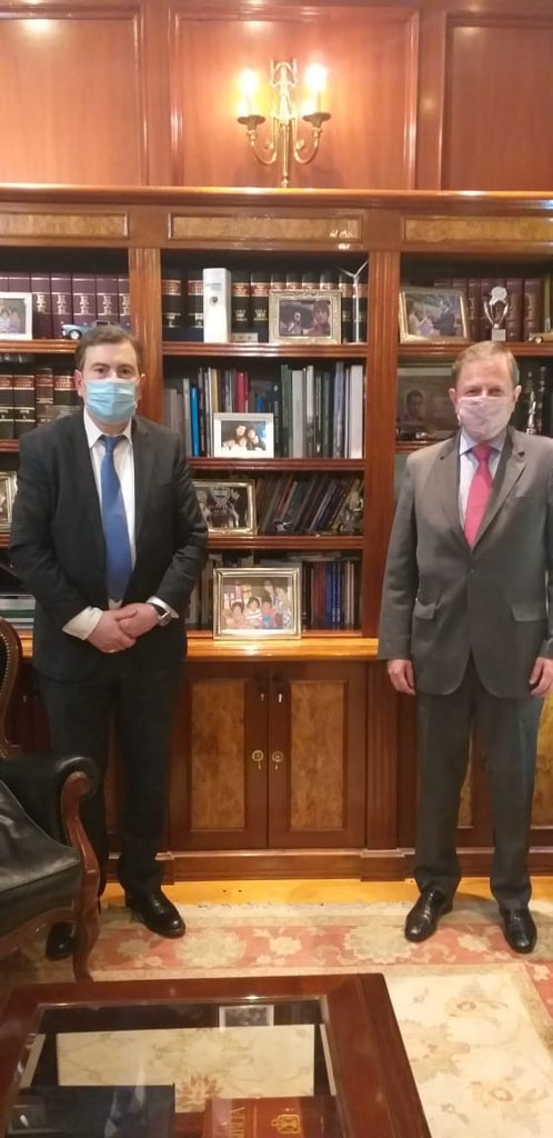 GZamoraSDE's tweet photo. Una inmensa alegria recibir hoy en Casa de Gobierno,  la visita del Embajador Argentino en Rusia, el santiagueño,Dr. Eduardo Zuain quien se encuentra en su tierra natal,realizando una serie de actividades.
En el encuentro, pude  dialogar sobre sus importante agenda en aquel país. https://t.co/0HHEhIbmnw