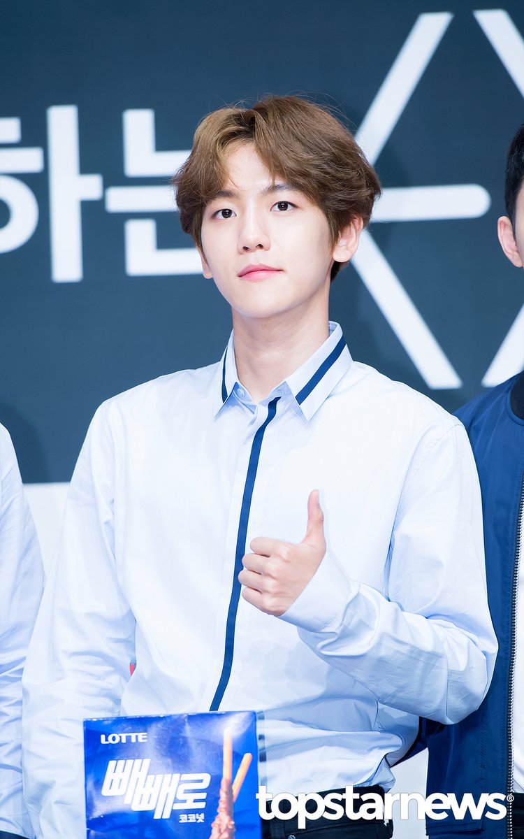 bbhperhour's tweet photo. 160902 #BAEKHYUN #백현 #ベクヒョン @B_hundred_Hyun https://t.co/ybimUyCgT5