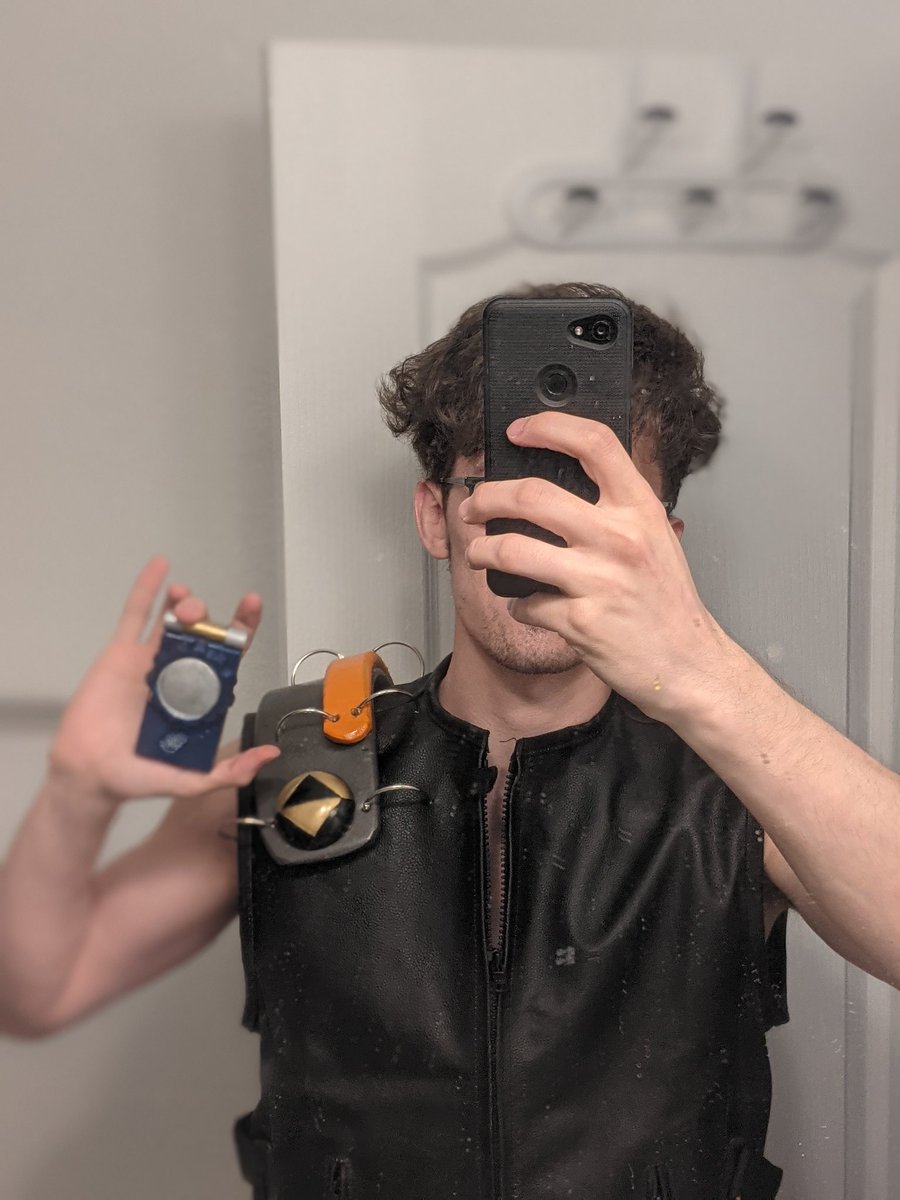 SparrrowStorm's tweet image. I&apos;d say Matrix is coming along nicely! #ReBoot #EnzoMatrix #ReBootCosplay #Cosplay