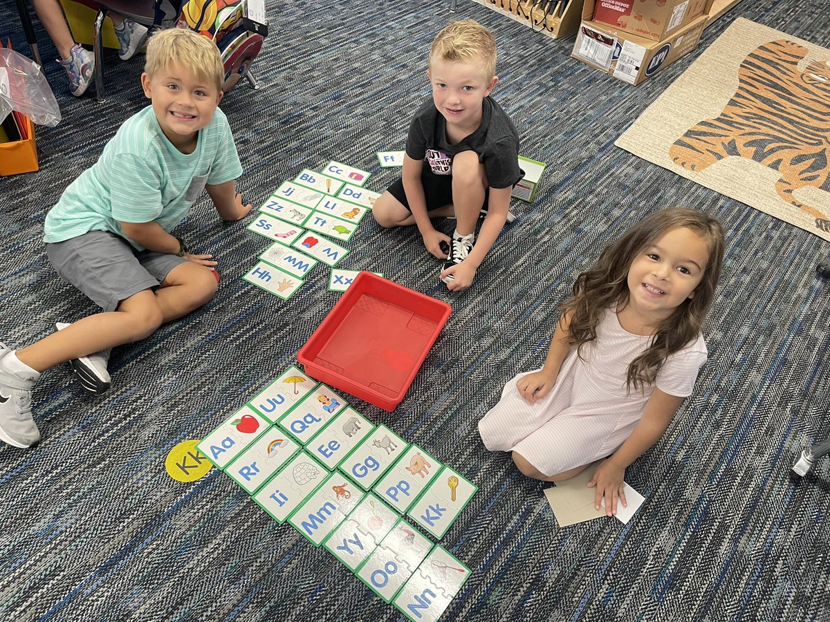 PaezMrs's tweet photo. I’m so proud that in week 3, our kindergarden tigers were able to so successfully do stations on their own!! @TISDGOES #GOseastheday #kindergarten https://t.co/DXyczecUdp