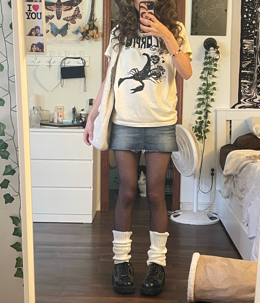 hellbabyeve's tweet photo. i spy with my little eye... miso 🐰! https://t.co/3D1Yblfwj6