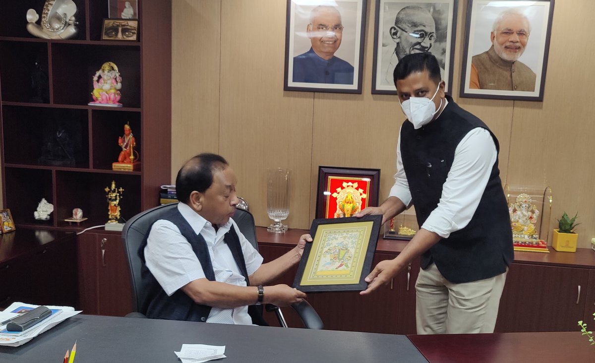 OASME_Odisha's tweet photo. Secretary General @SwainSatwik met Union minister @MeNarayanRane ji &amp;  Sri. B.B Swain,IAS Secretary @minmsme . He discussed the issues  related to #MSEFC, #GeM,Priority to Manufacturing sector &amp; various schemes etc. 

@MsmeDepartment 
@startup_odisha 
@dcmsmeoffice 
@CMO_Odisha https://t.co/9ec9fxevhq