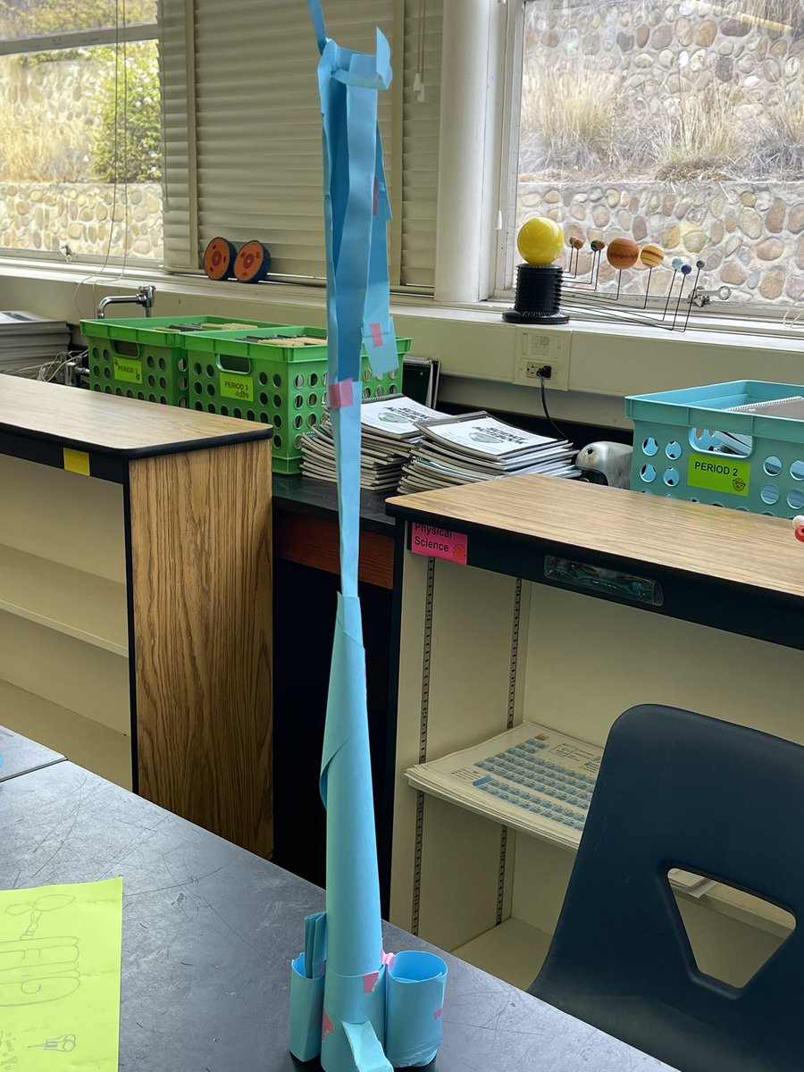 shobica_wadhwa's tweet photo. The Paper Tower Challenge was a hit among the students. They collaborated & used their creativity to design the tallest free standing tower using only 2 pieces of paper, a pair of scissors and a small piece of tape #TeamBuilding #EngineeringDesignCycle @mannms_sdusd https://t.co/ID9DnN59dP