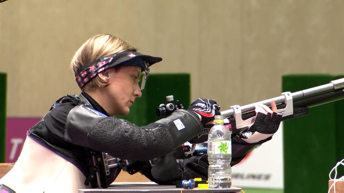 sportschau's tweet photo. 🎵 "Das war ein Meisterschuss ..."
#Paralympics-GOLD für Natascha #Hiltrop, die sich mit 253,1 Ringen ganz knapp vor Jinho Park aus Südkorea (253,0) durchsetzt. 2016 in Rio hatte sie noch Silber geholt. #Tokyo2020 https://t.co/6lvh27OBY3