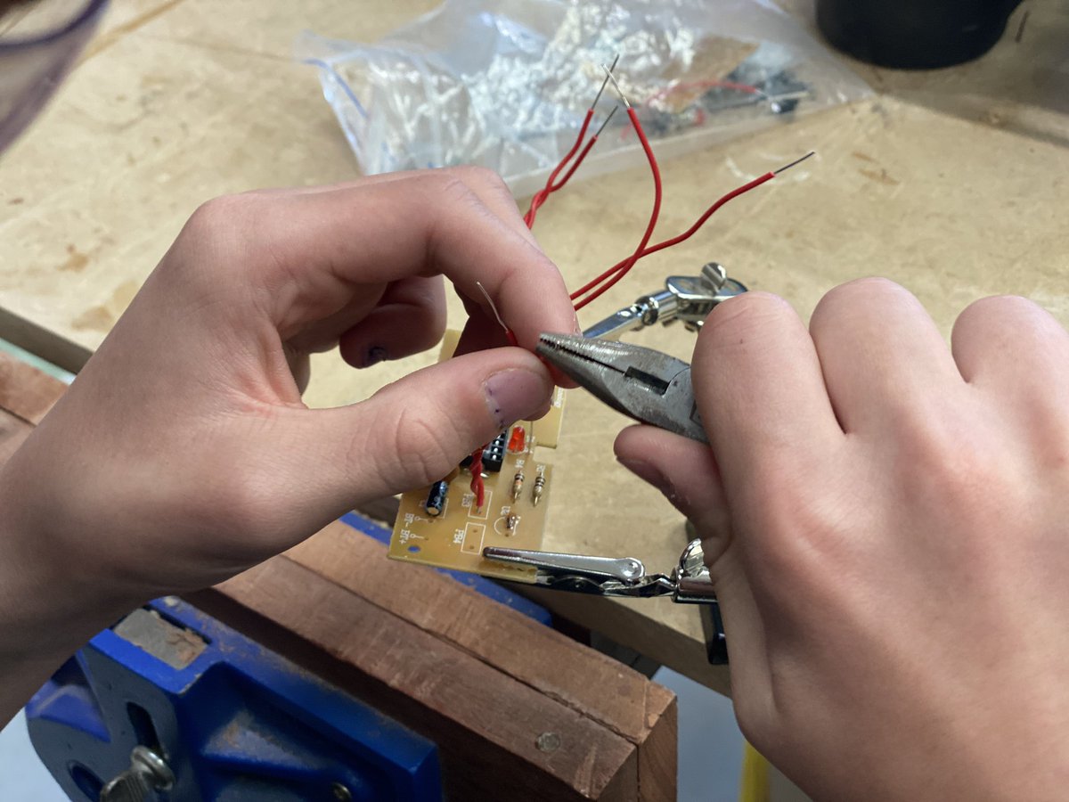tech_fcc's tweet image. Our amazing Engineering teacher and his students working on their remote control cars. #technologies #technology #tech #technews #techworld #engineering #technologynews #techy #techgeek #techno #innovation #techie #futuretech #gadgets #technologythesedays #techlover