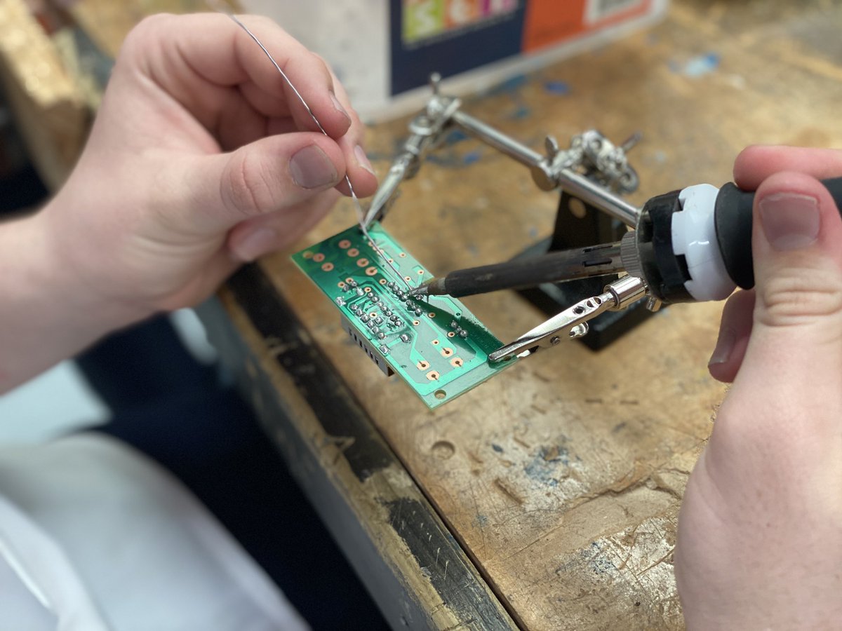 tech_fcc's tweet image. Our amazing Engineering teacher and his students working on their remote control cars. #technologies #technology #tech #technews #techworld #engineering #technologynews #techy #techgeek #techno #innovation #techie #futuretech #gadgets #technologythesedays #techlover