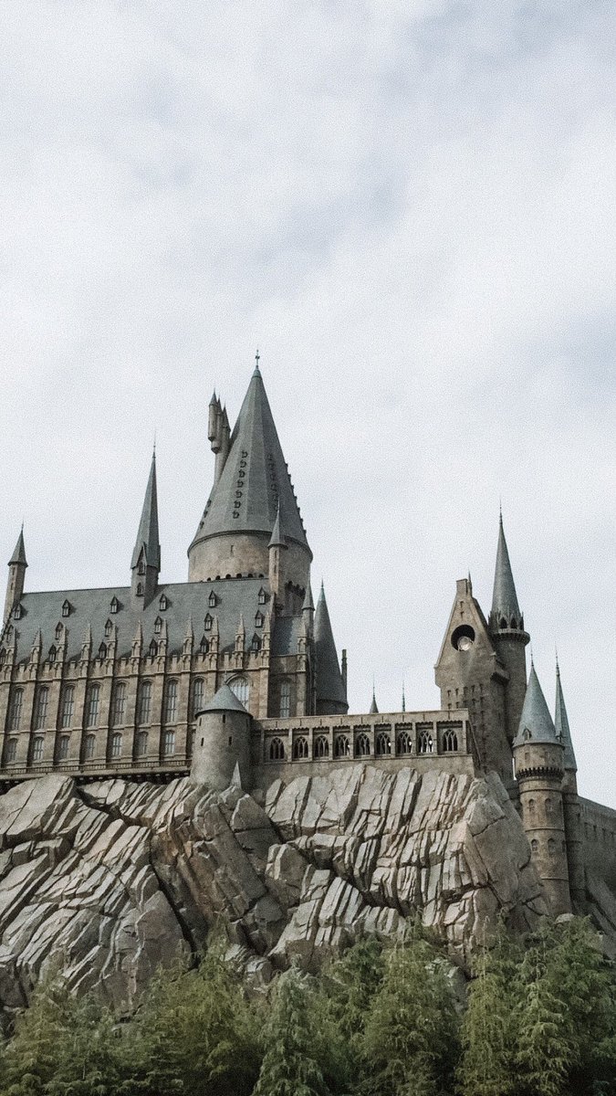1st of September. It’s time to #BackToHogwarts …..