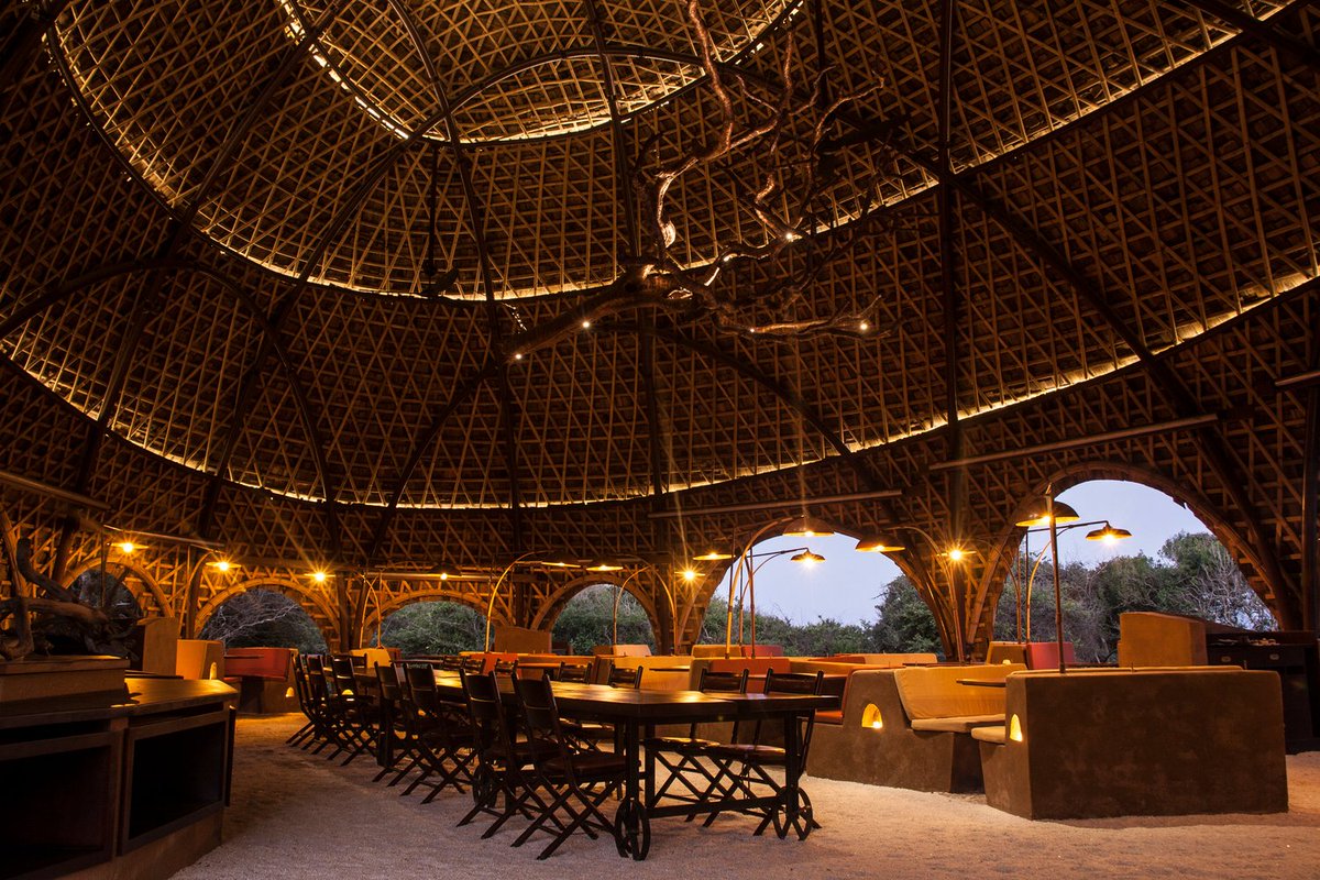 Tienda de Hospedaje Costa Salvaje, Sri Lanka --> sostenibilidad, paisaje y patrimonio al servicio de la arquitectura orgánica que define al conjunto. 

#NomadicResorts #MarcHernandezFolguera #designinteriores #hotel #makeithappen #themastermakers