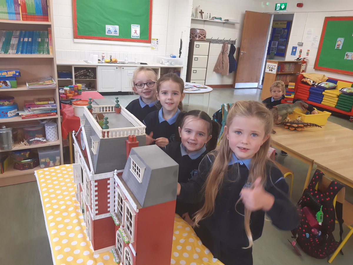 churchtownathy's tweet photo. It was thumbs up all round as we welcomed everyone back to school! #learningtogethergrowingtogether https://t.co/uQU9WnISwg