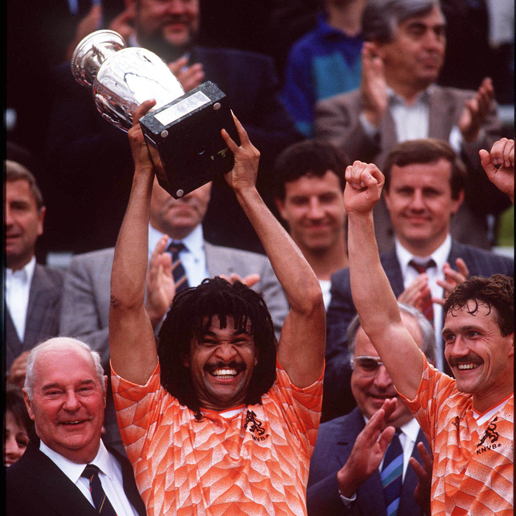  A lifelong legend.

Happy    birthday, Ruud Gullit! 