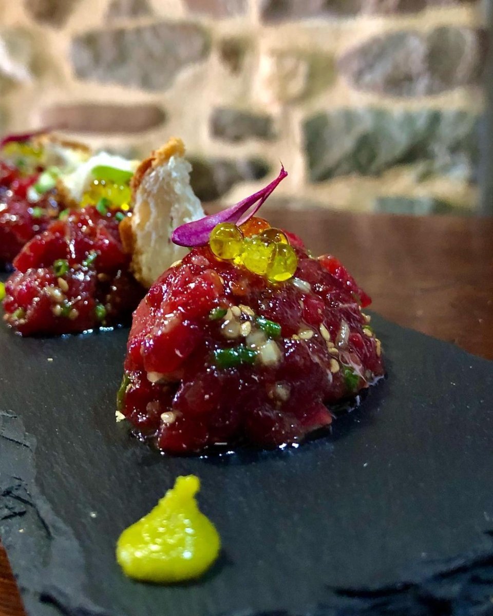 BonsFogonsGI's tweet photo. A @ducdelobac han incorporat aquesta meravella al seu menú. No pots perdre't de tastar aquest tàrtar de tonyina😋

#bonsfogonsgi #girona #SomGastronomia #restaurantsgirona #ducdelobac https://t.co/wuvC6EuE9u