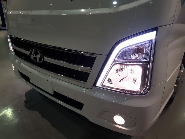 Харилцагчийн захиалга нийлүүлэх хамгийн сайхан...
Шинэ загварын 2021 оны Каунти автобус эзэндээ очлоо.
-  2021 оны шинэ /шинэчлэгдсэн, загвар/
Бидэнтэй хамт байдаг харилцагч танд БАЯРЛАЛАА
#HyundaiMotorsMongol #Countybus 
tel: 90061219
hmm.mn