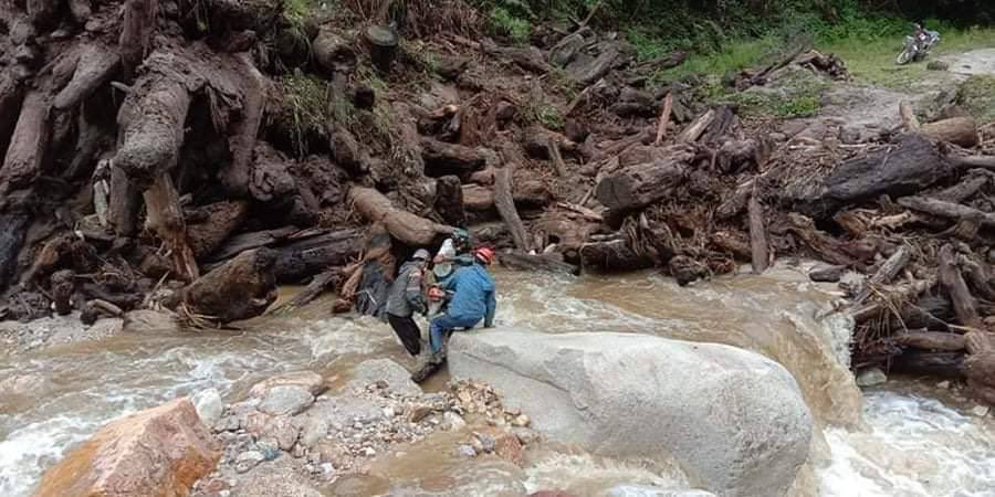 perzeevel's tweet photo. There are food &amp; medicines shortage in Sawlaw Tsp, Kachin State due to the road closures causing from heavy rain in this season. #ASEAN_StandForDemocracy #Sep1Coup  #WhatsHappeningInMyanmar https://t.co/BJyJlEVuAO