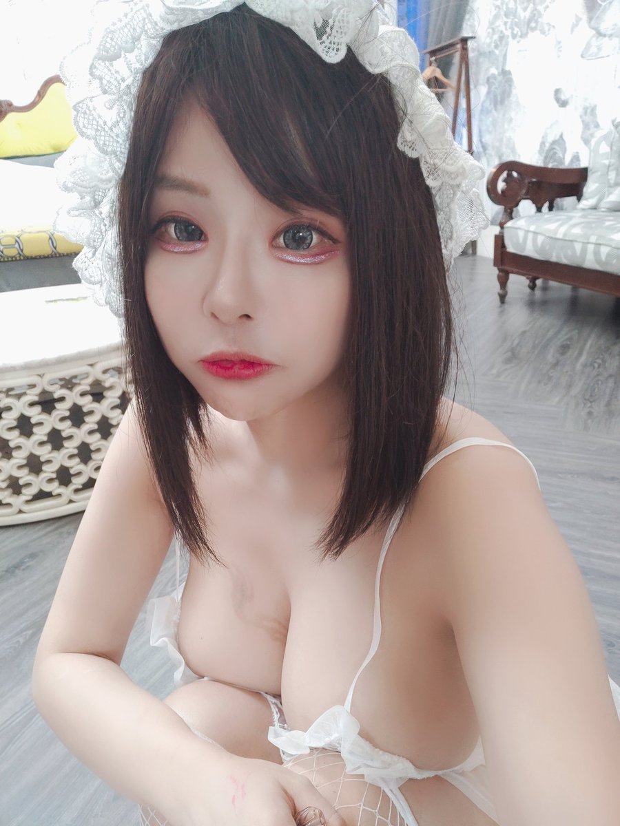 先露出一些胸部😆

九月中這本寫真內容當然更刺激

七八月寫真也很殺必斯哦
點這裡
https://t.co/A0DPblLz8f https://t.co/HuwLNonHfc