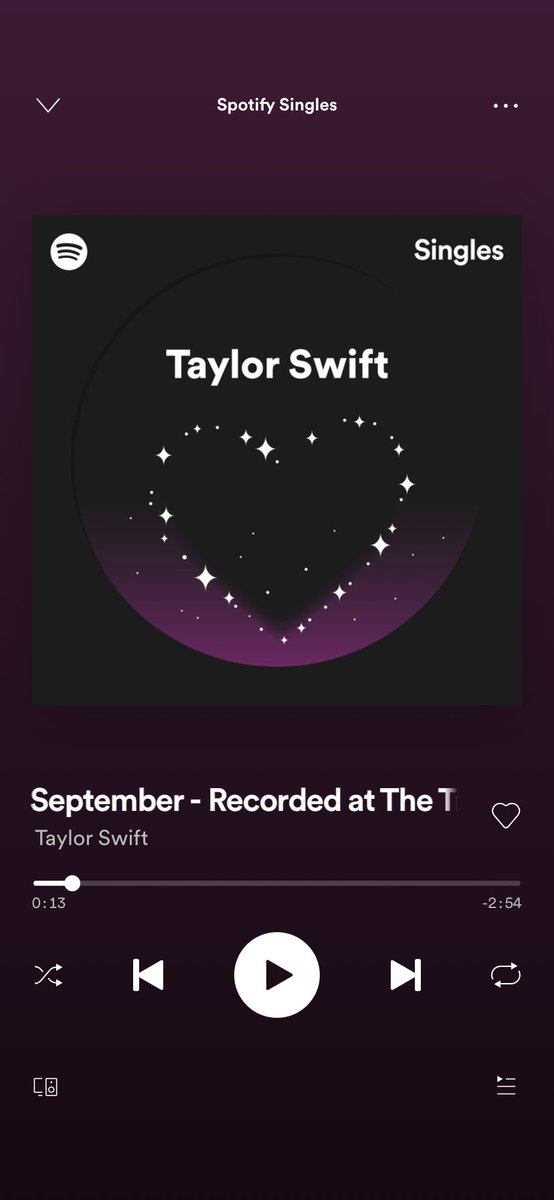 embakescake's tweet image. 11:59pm on 8/31 VS 12:00am on 9/1 #augustslippedaway #TaylorSwift