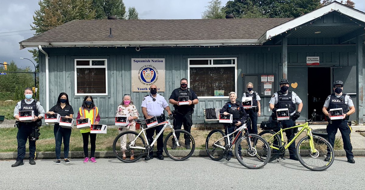 A fantastic day at @SNRecCentre with happy kids at our bike rodeo learning about biking 🚴‍♂️ and scootering 🛴safety with our @nsscbc team & partner groups! We also donated 13 helmets to the @SquamishNation Youth Club! TY @icbc for the grant for our 2 summer events! #NorthVan 🚒🚓